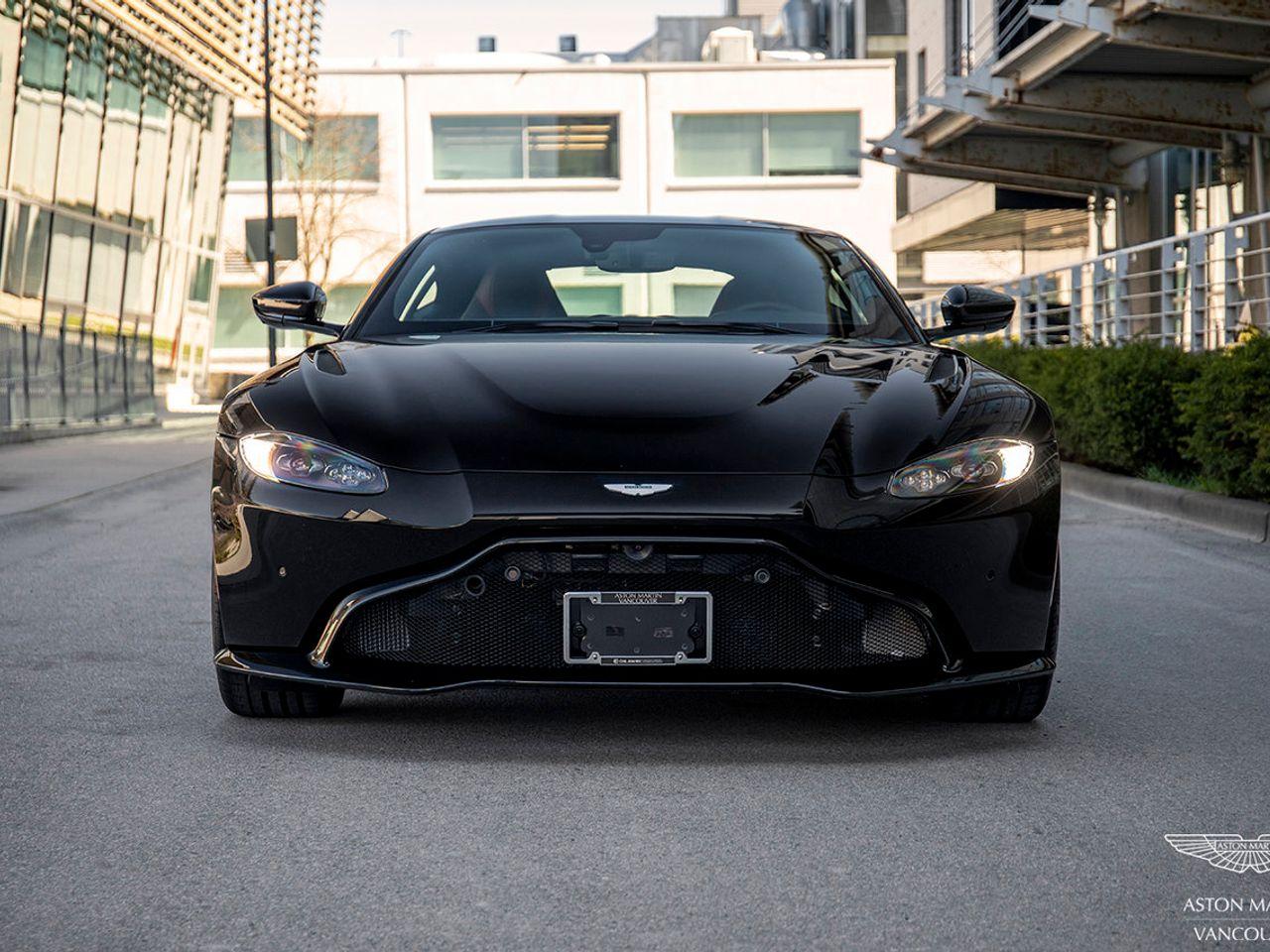 2021 Aston Martin Vantage Base-2
