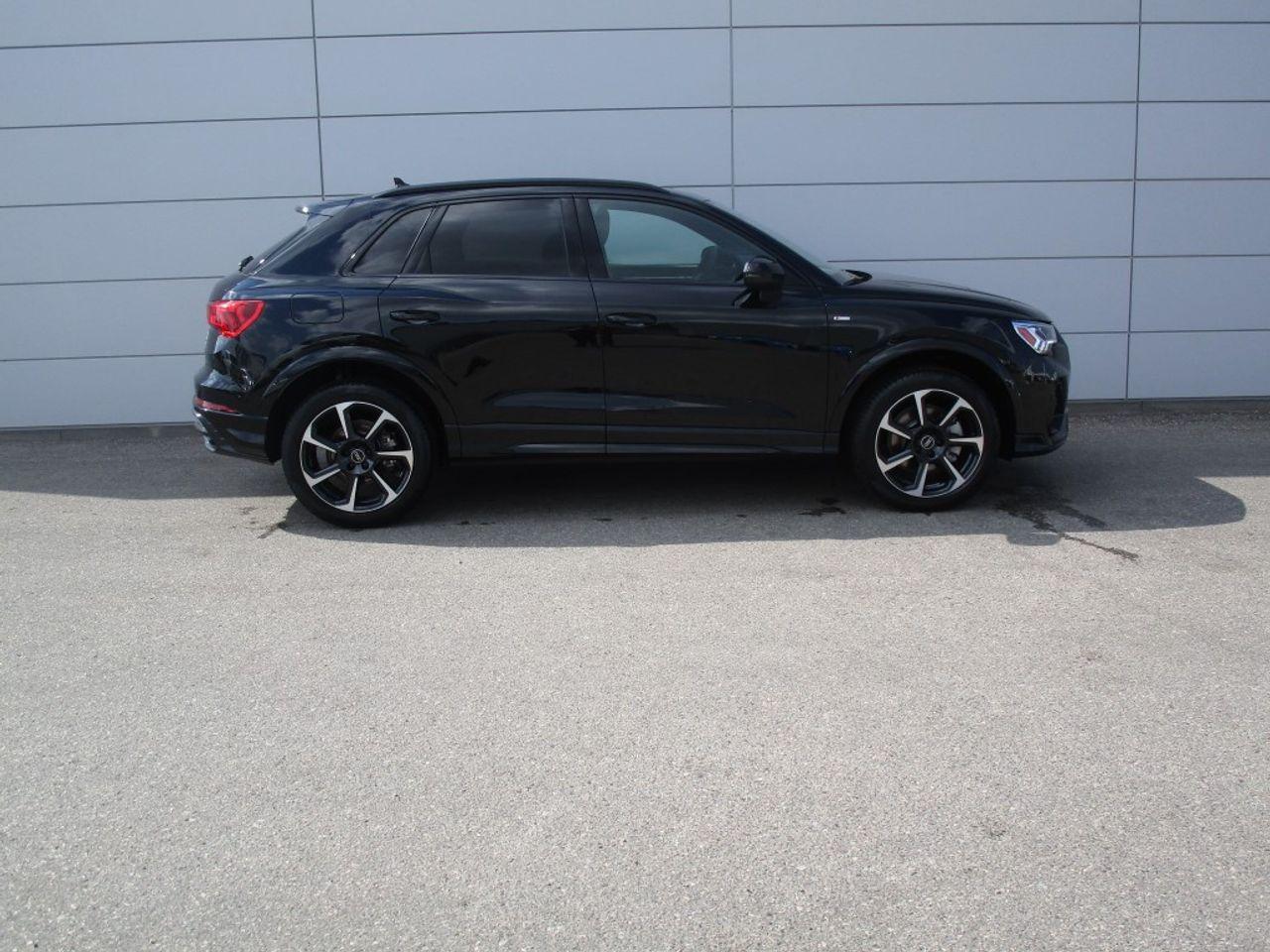 2021 Audi Q3 Progressiv-1