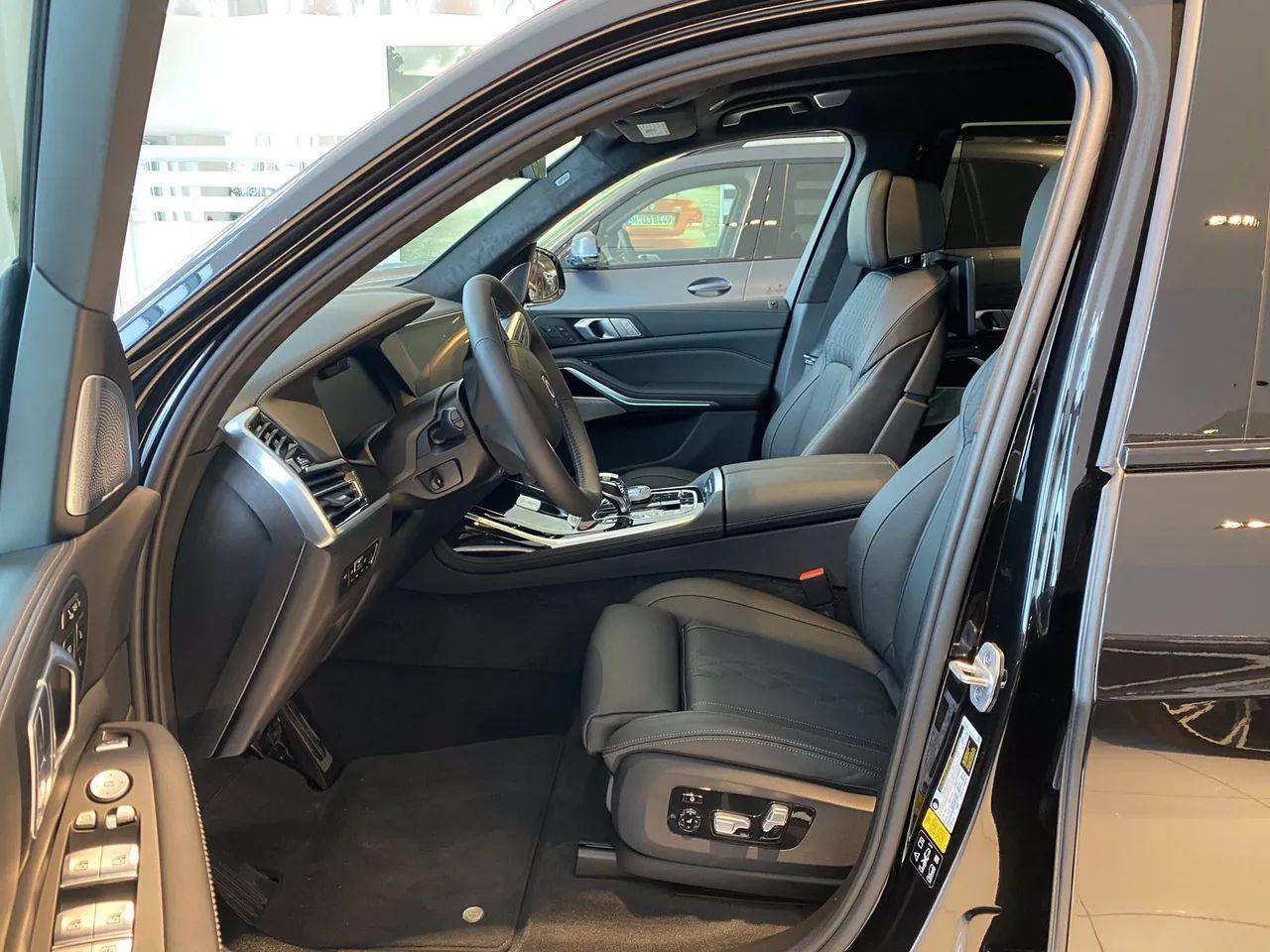 2021 BMW X7 M50i-2