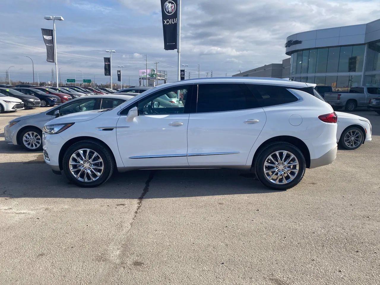 2021 Buick Enclave Essence-3