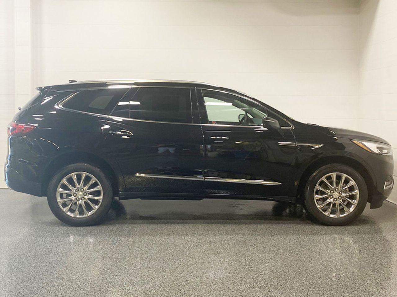 2021 Buick Enclave Essence-1