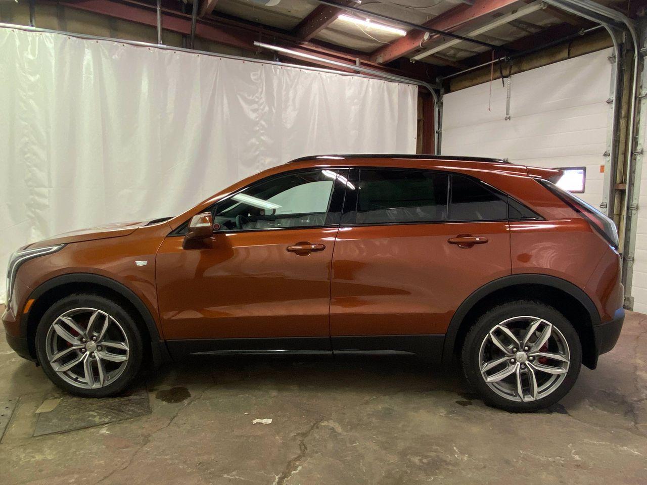 2021 Cadillac XT4 -1
