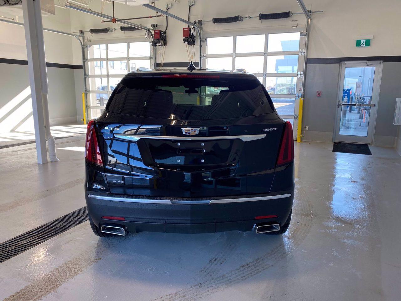 2021 Cadillac XT5 Luxury-2