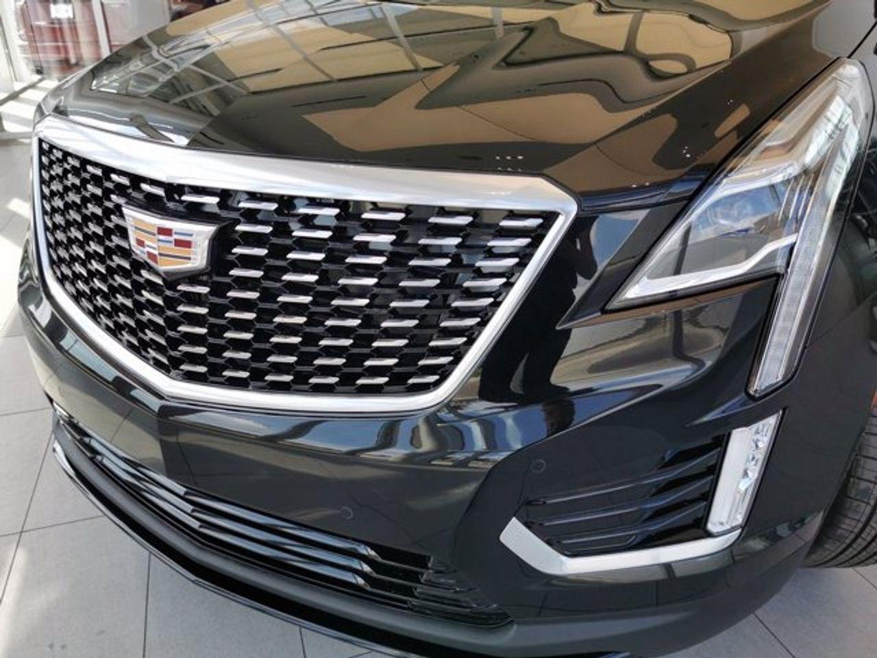 2021 Cadillac XT5 Luxury-2