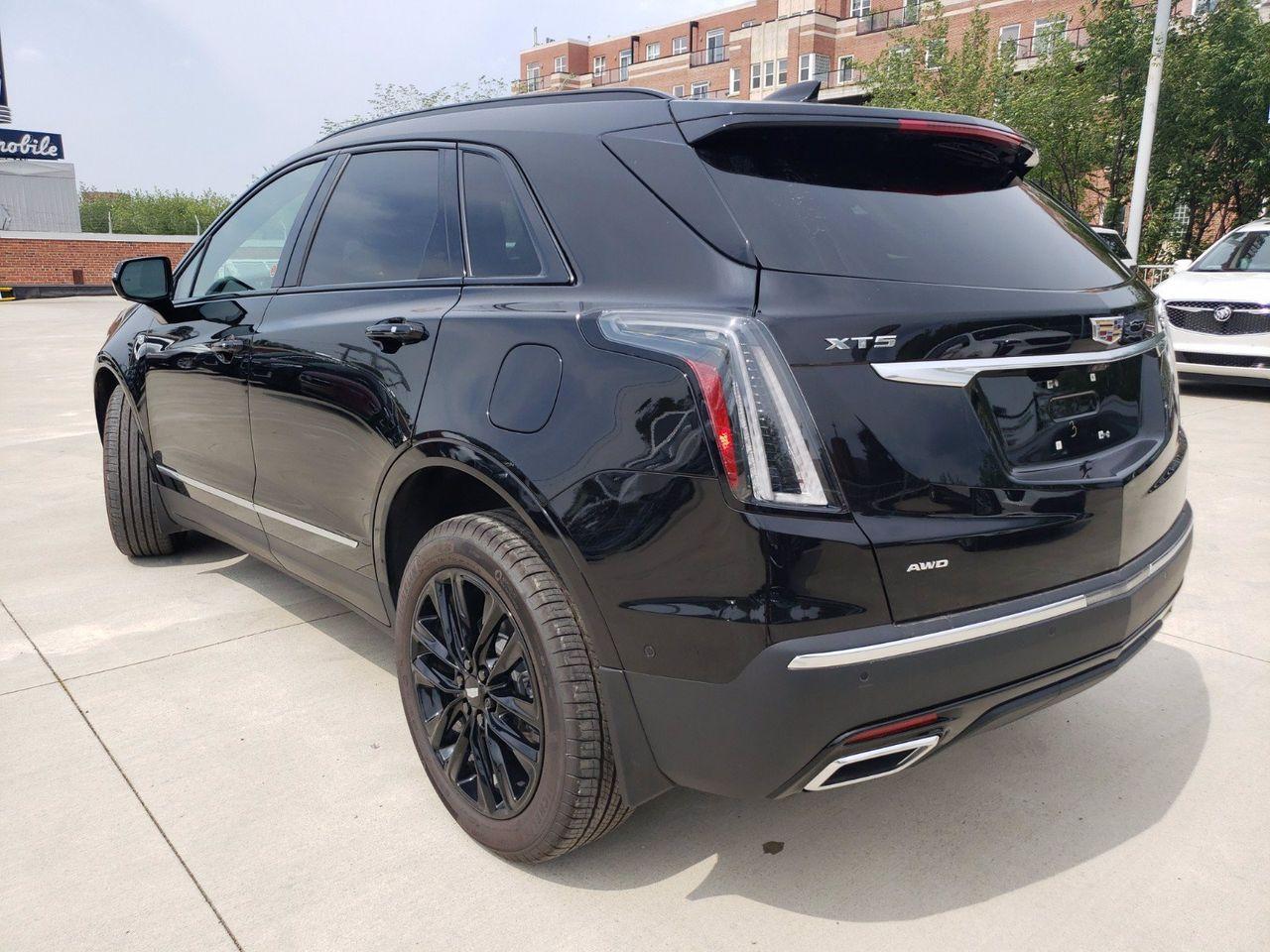 2021 Cadillac XT5 Sport-3