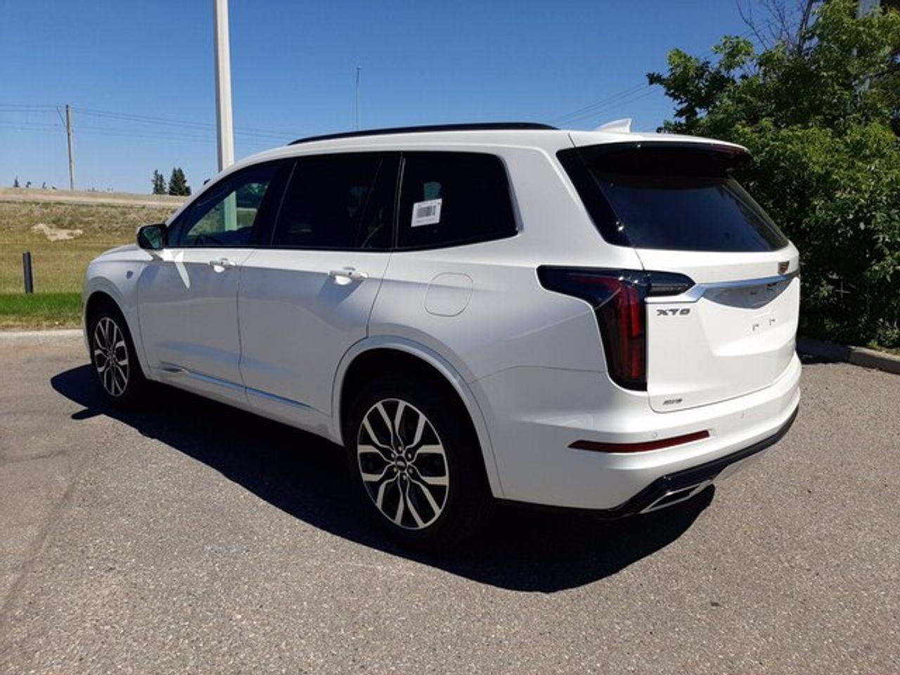 2021 Cadillac XT6 Sport-1