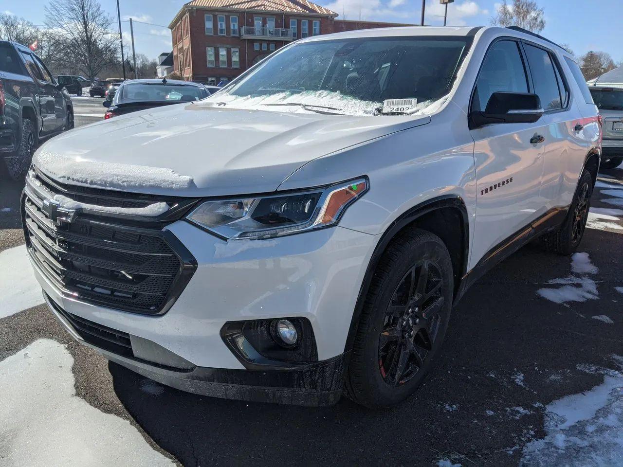 2021 Chevrolet Traverse Premier-2