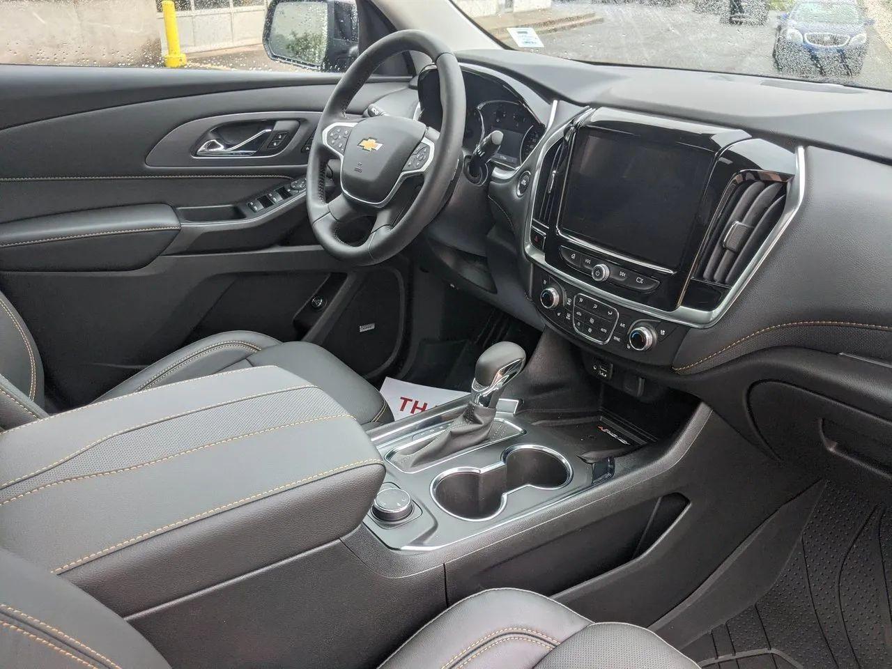 2021 Chevrolet Traverse Premier-1