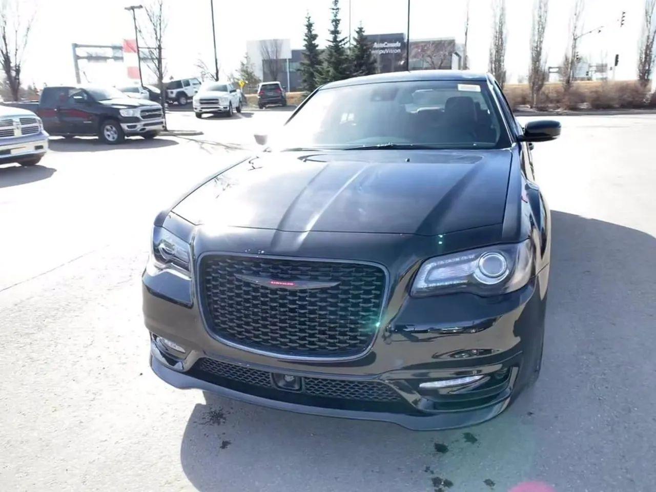 2021 Chrysler 300 LX-2