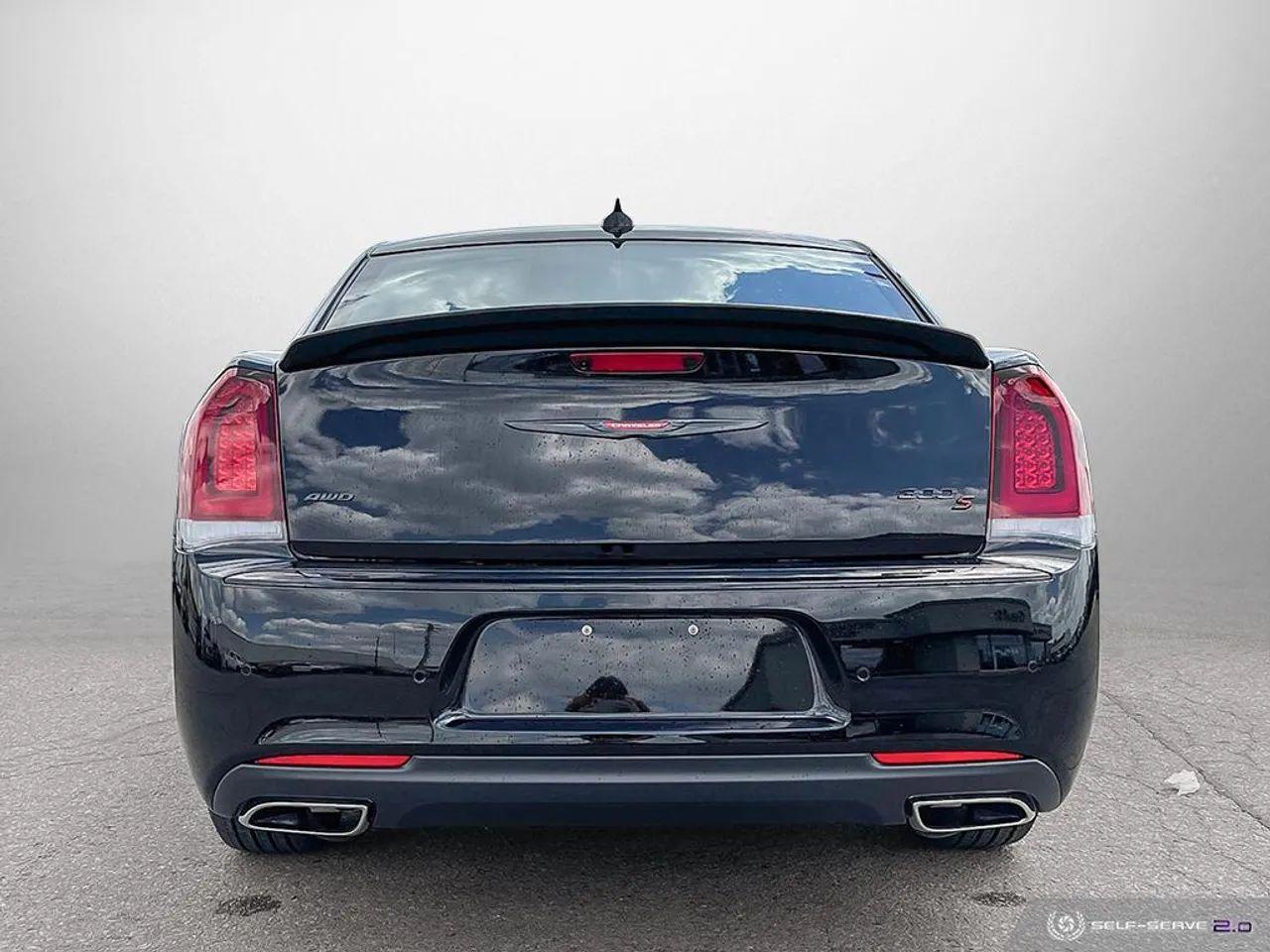 2021 Chrysler 300 LX-4