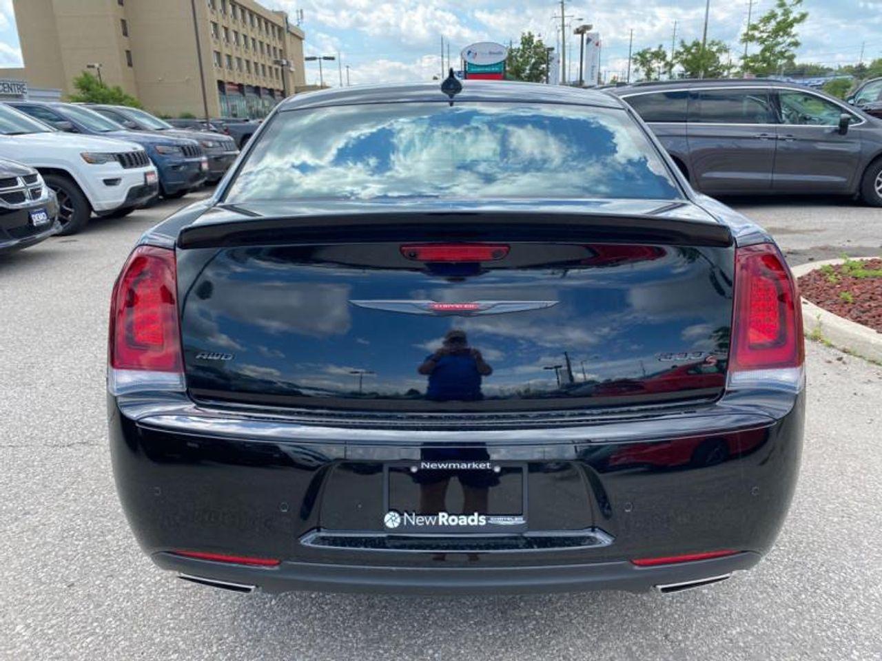 2021 Chrysler 300 LX-3