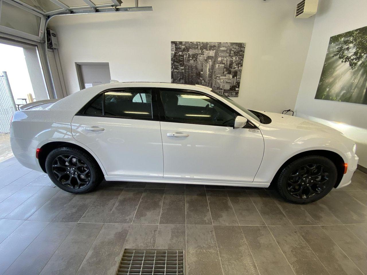 2021 Chrysler 300 LX-2