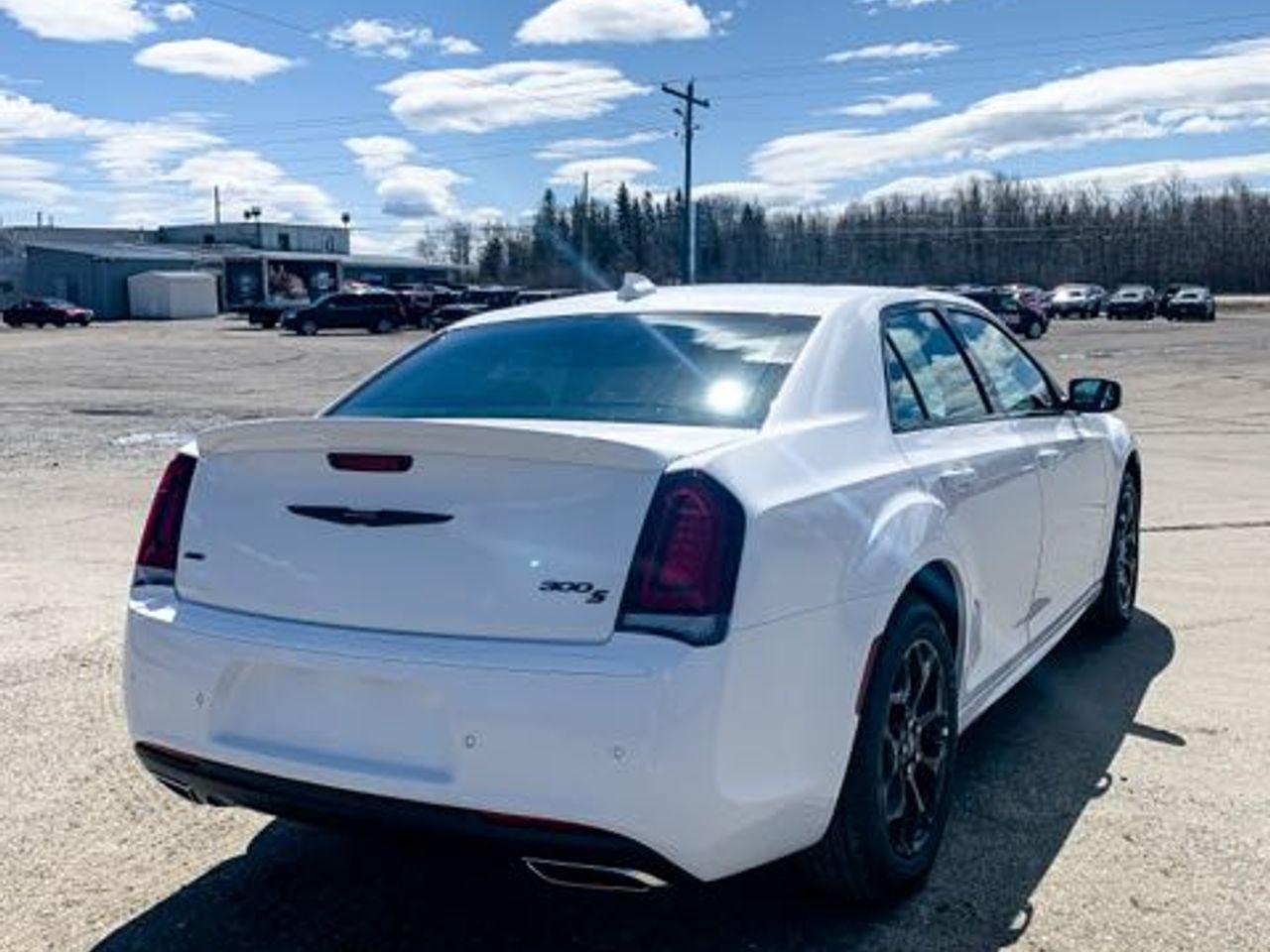 2021 Chrysler 300 LX-4