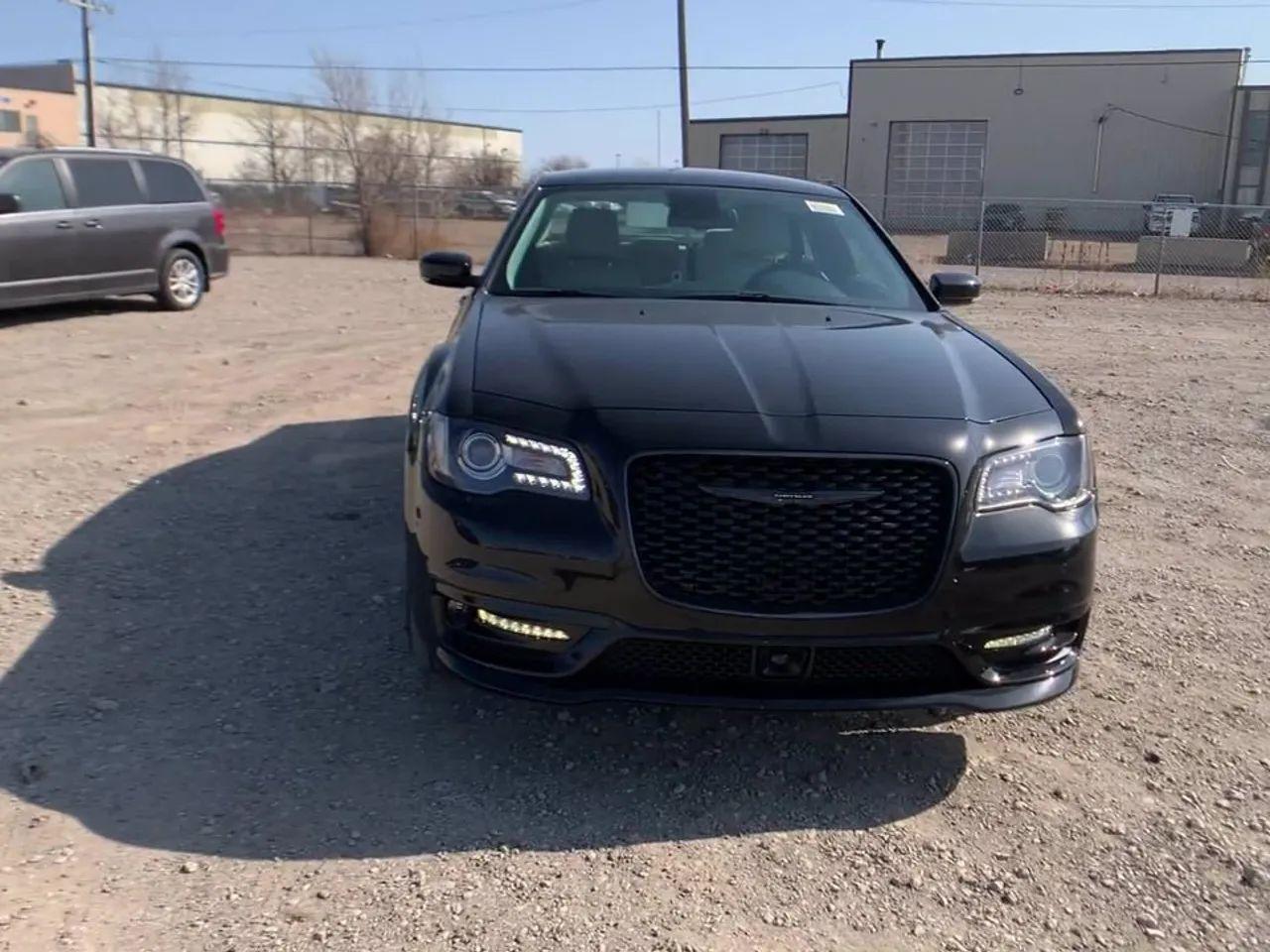 2021 Chrysler 300 Touring-2