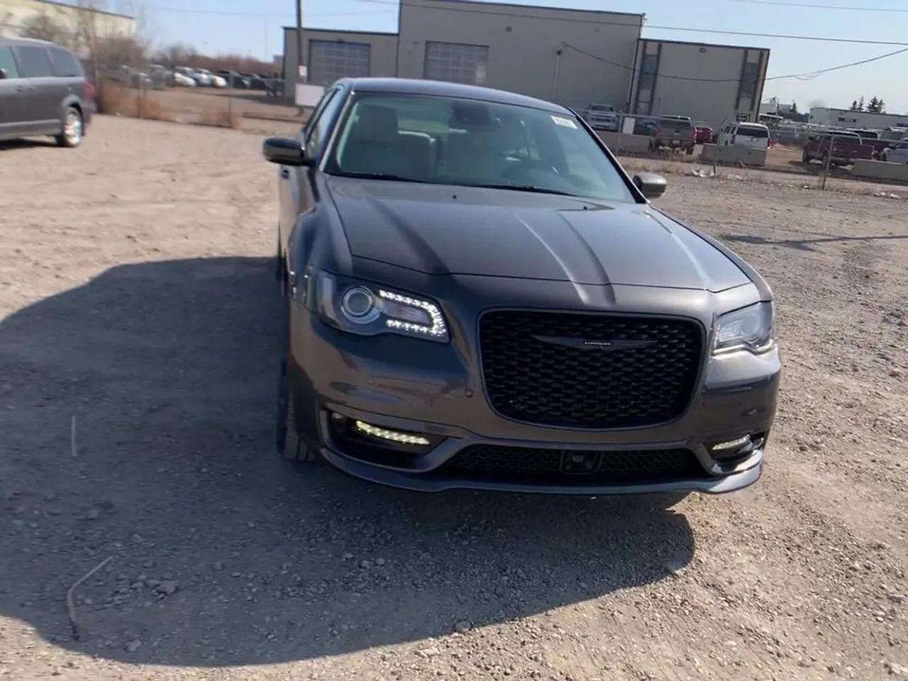 2021 Chrysler 300 Touring-2