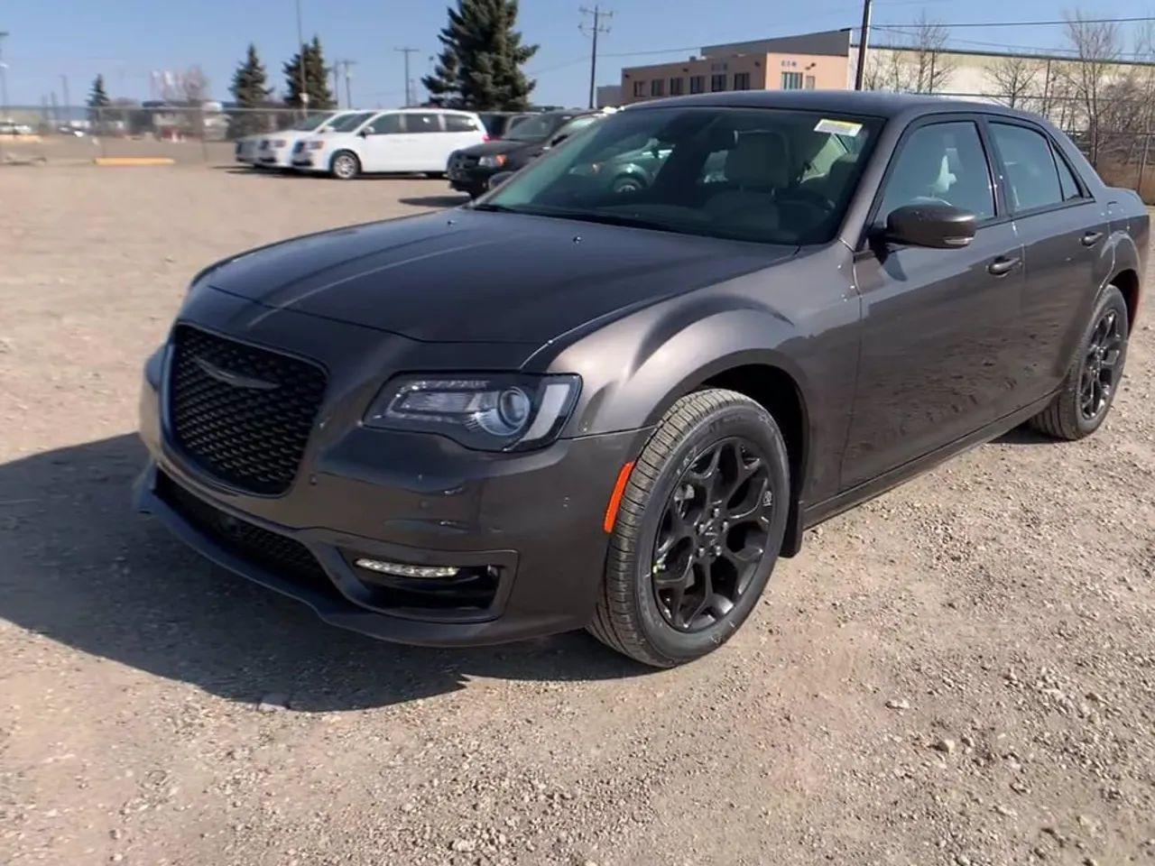 2021 Chrysler 300 Touring-3