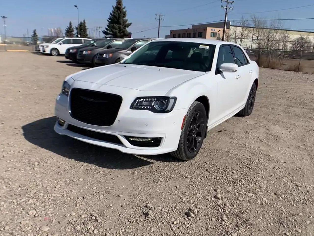 2021 Chrysler 300 Touring-3