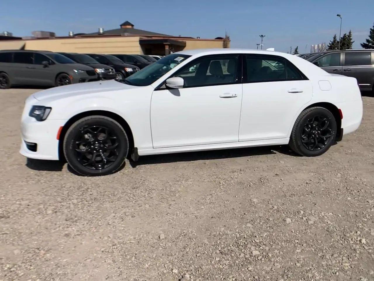 2021 Chrysler 300 Touring-4