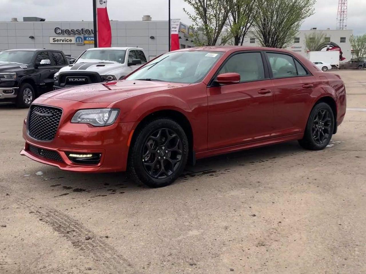 2021 Chrysler 300 Touring-4