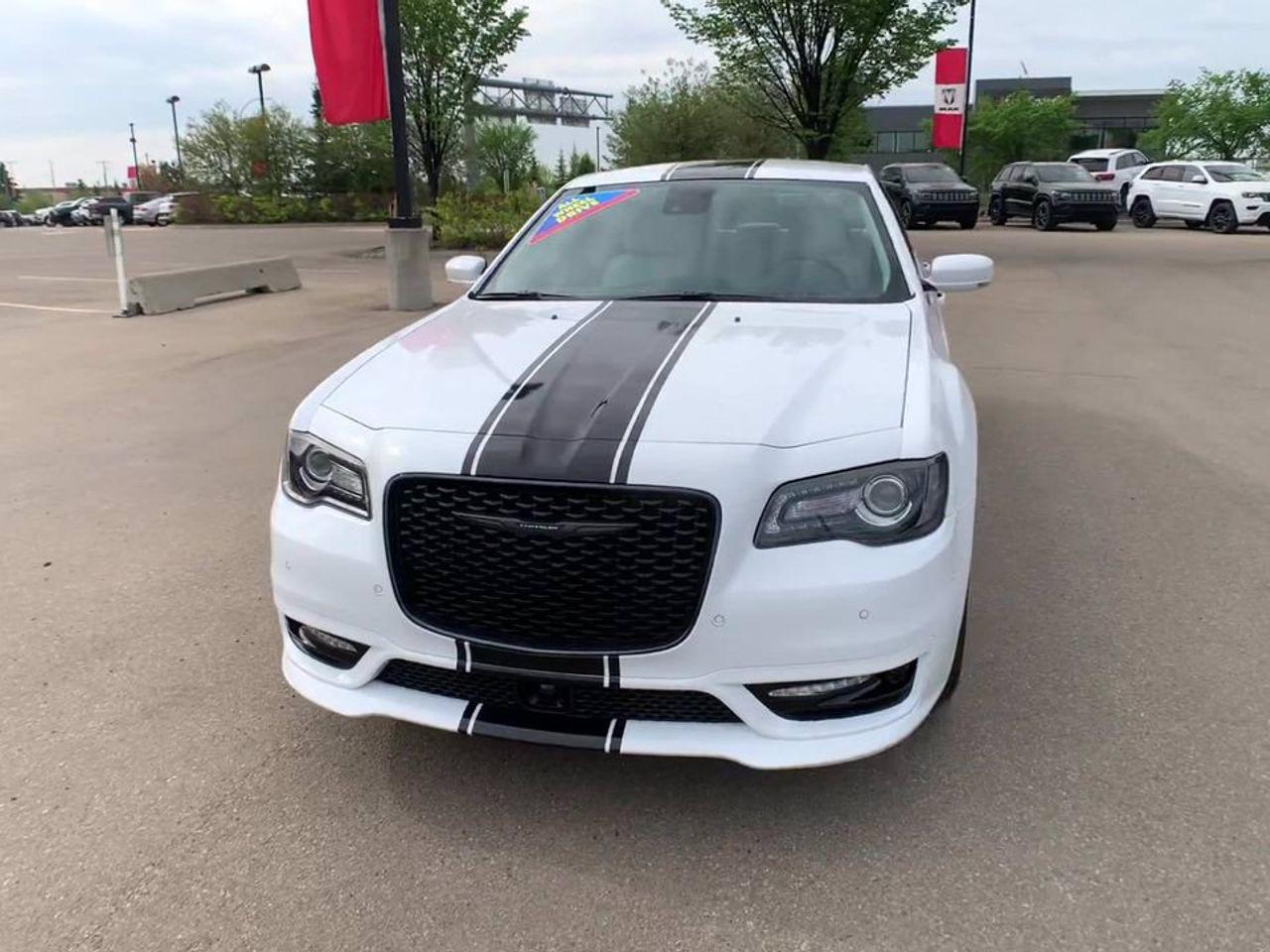 2021 Chrysler 300 Touring-2