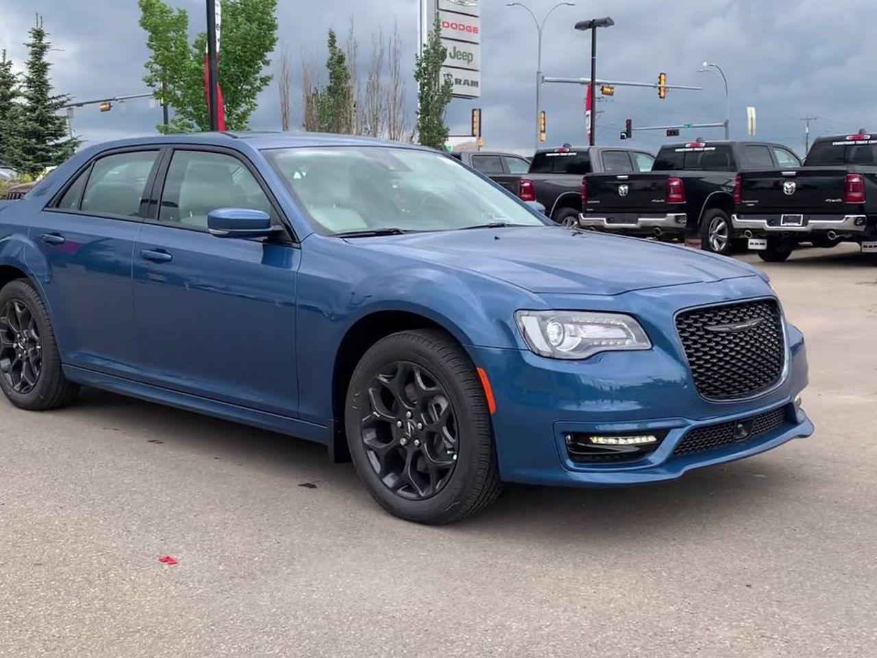 2021 Chrysler 300 Touring-2