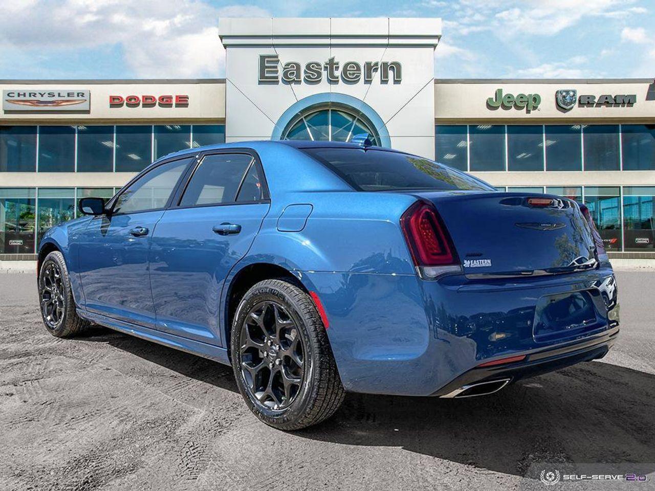 2021 Chrysler 300 Touring-2