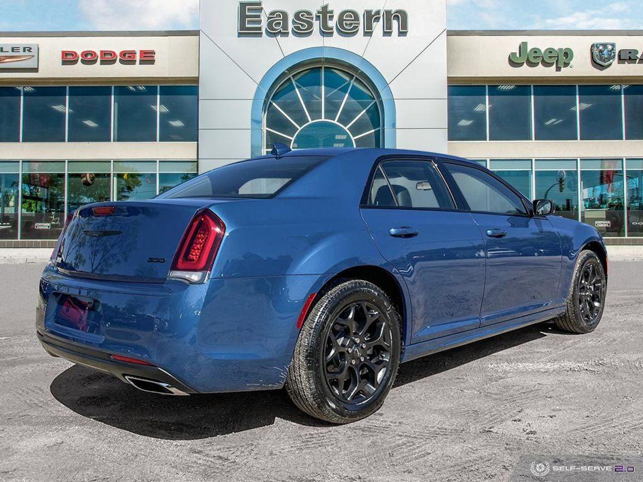 2021 Chrysler 300 Touring-4