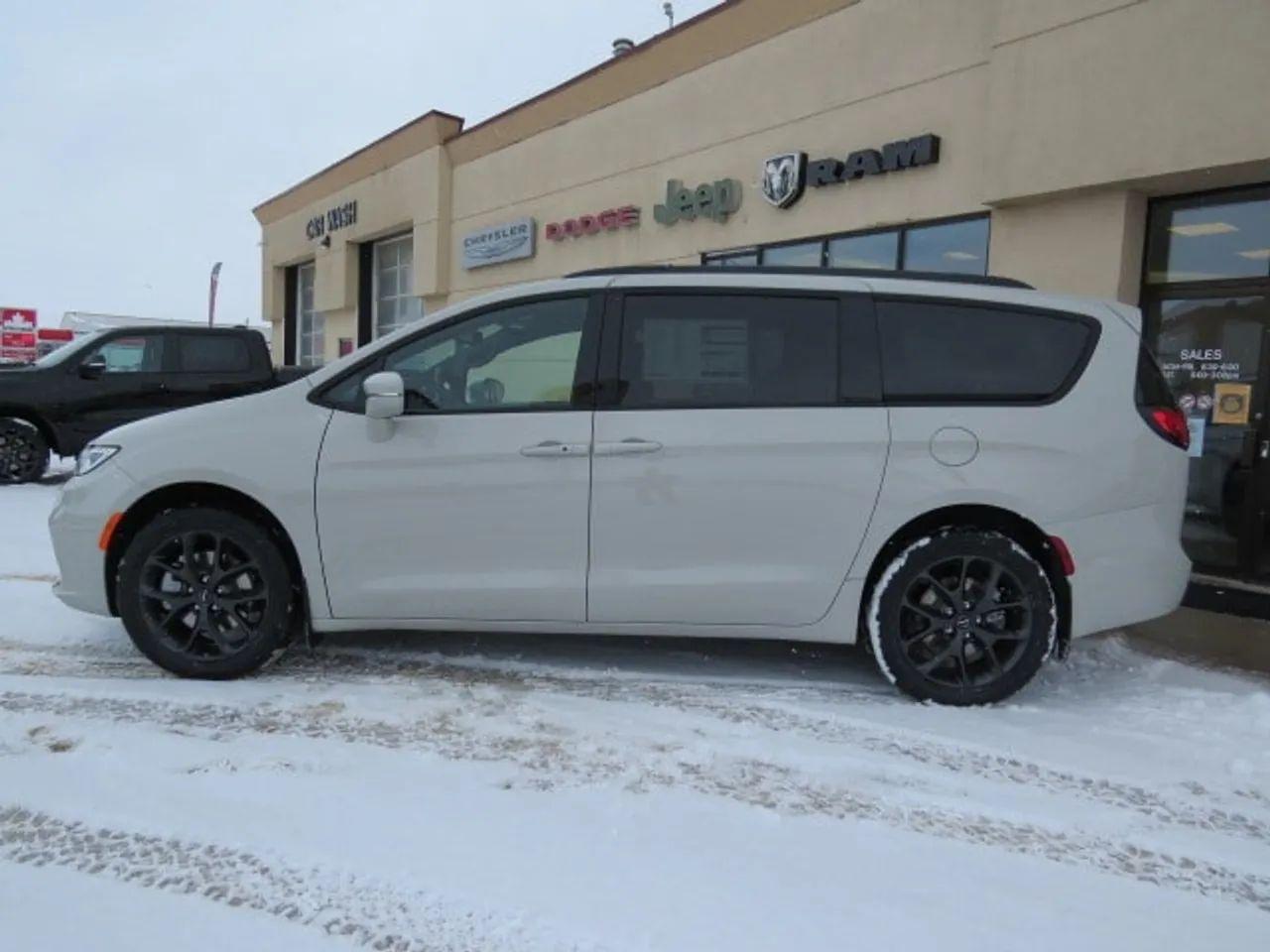 2021 Chrysler Pacifica RU-1