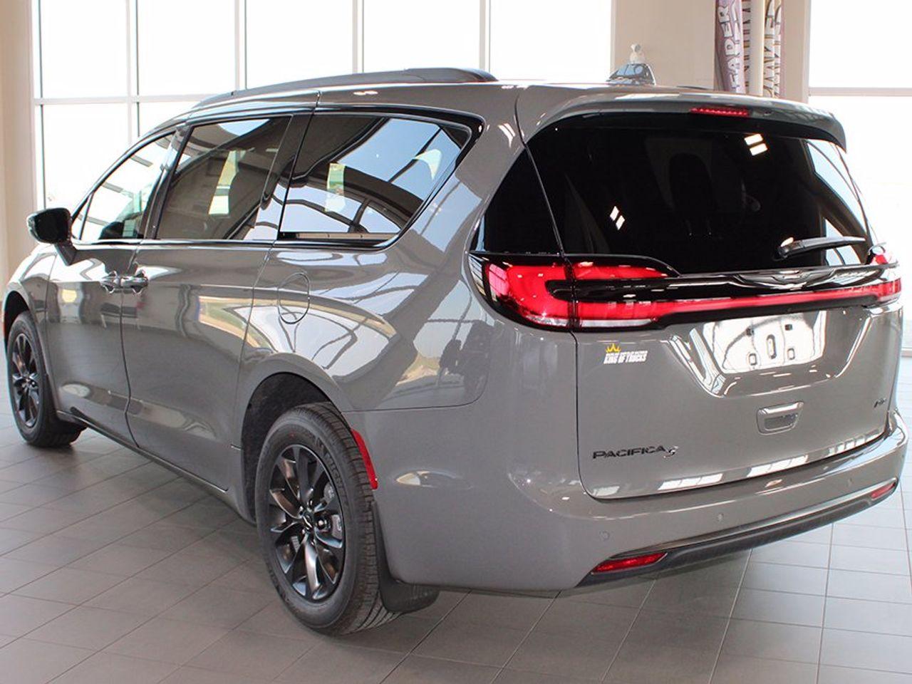 2021 Chrysler Pacifica RU-4