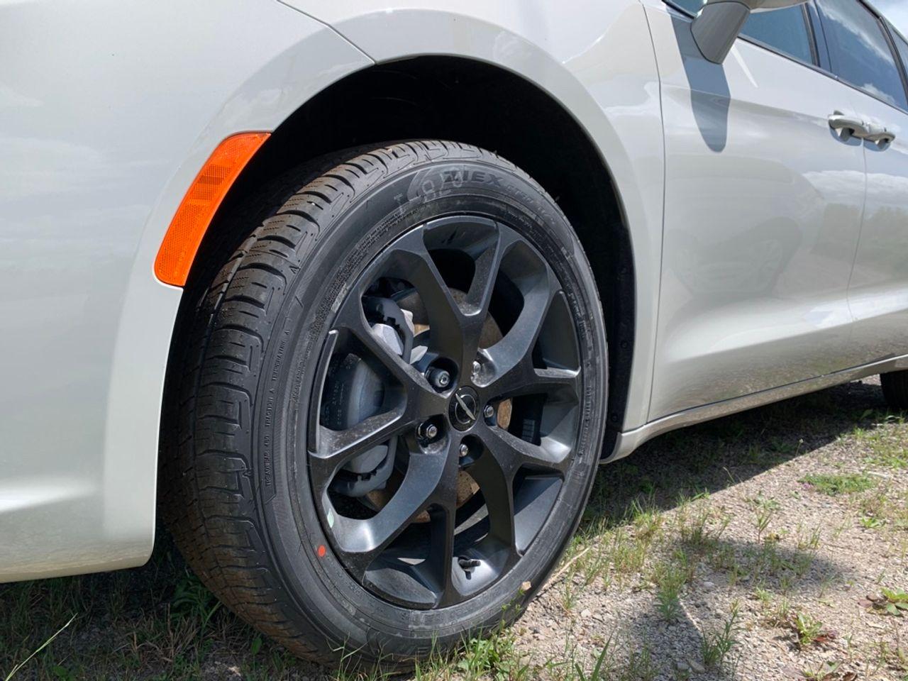2021 Chrysler Pacifica RU-2