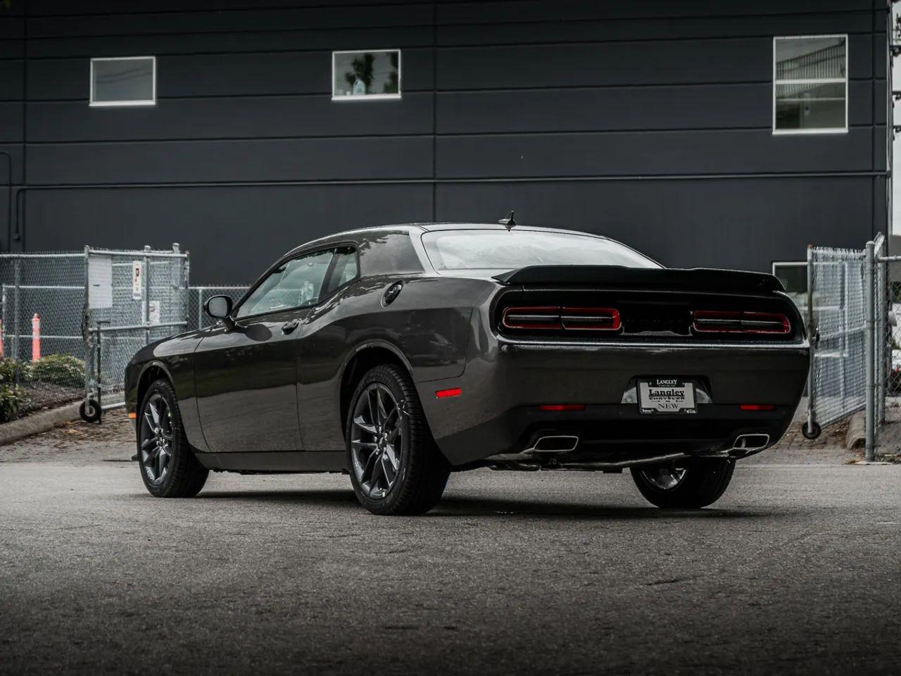 2021 Dodge Challenger LA-4