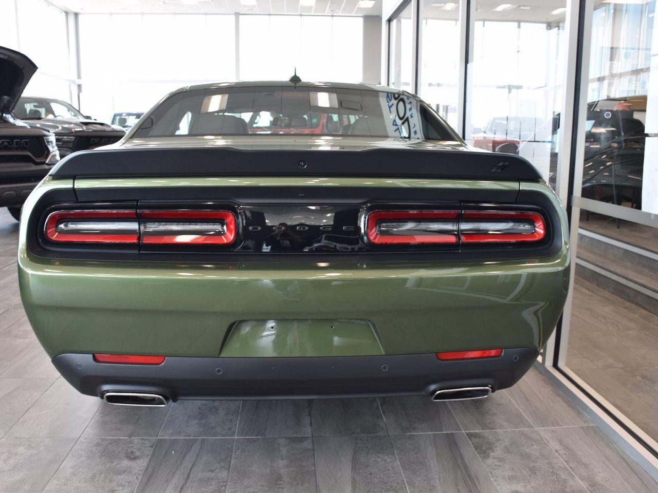 2021 Dodge Challenger LA-4