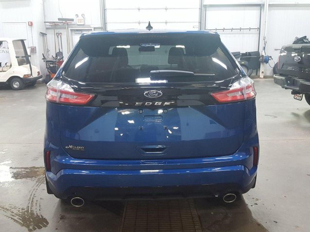 2021 Ford Edge ST Line-2