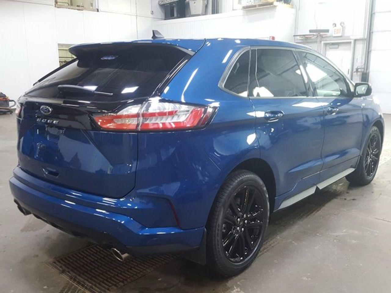 2021 Ford Edge ST Line-3
