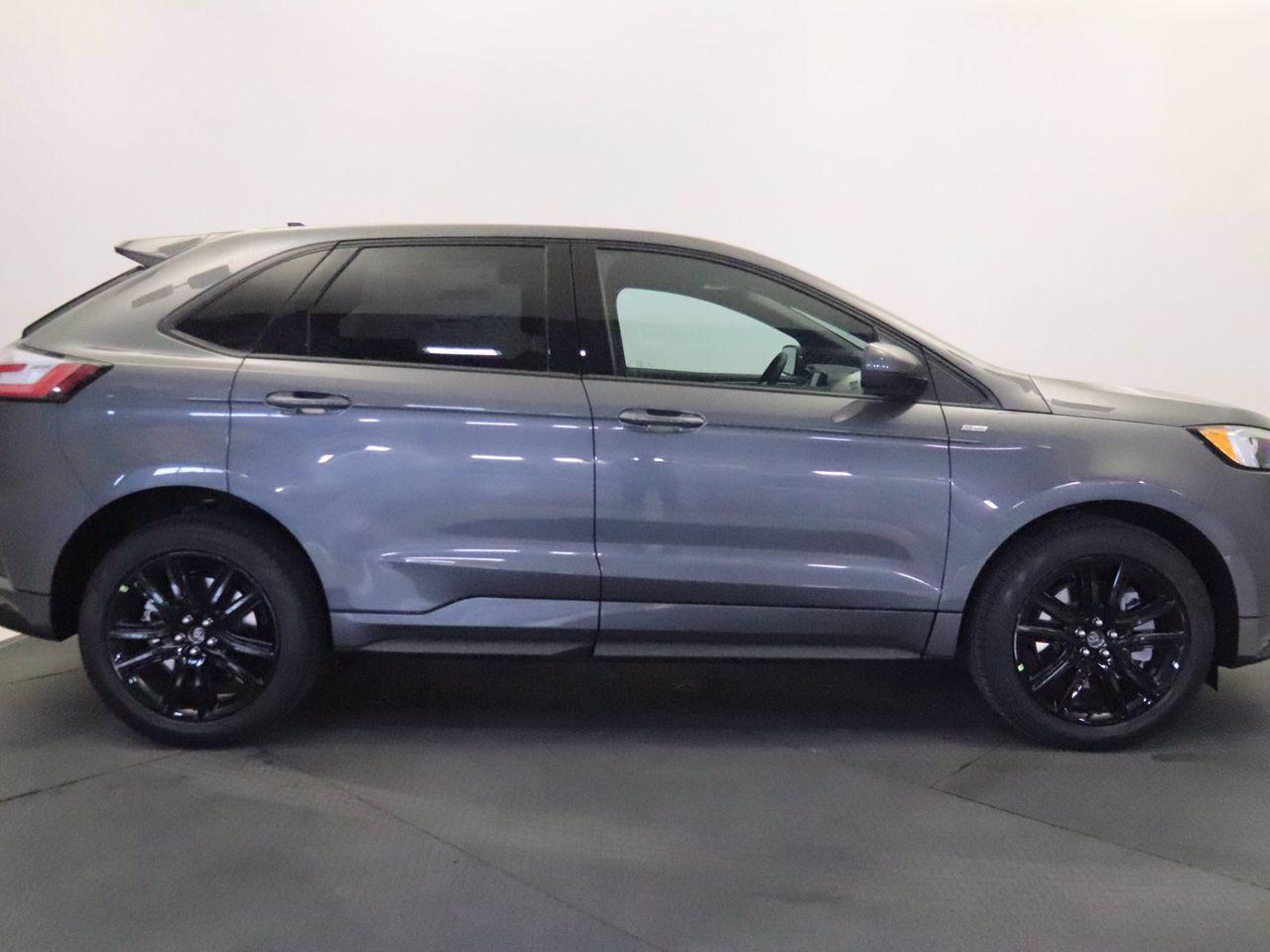2021 Ford Edge ST Line-1