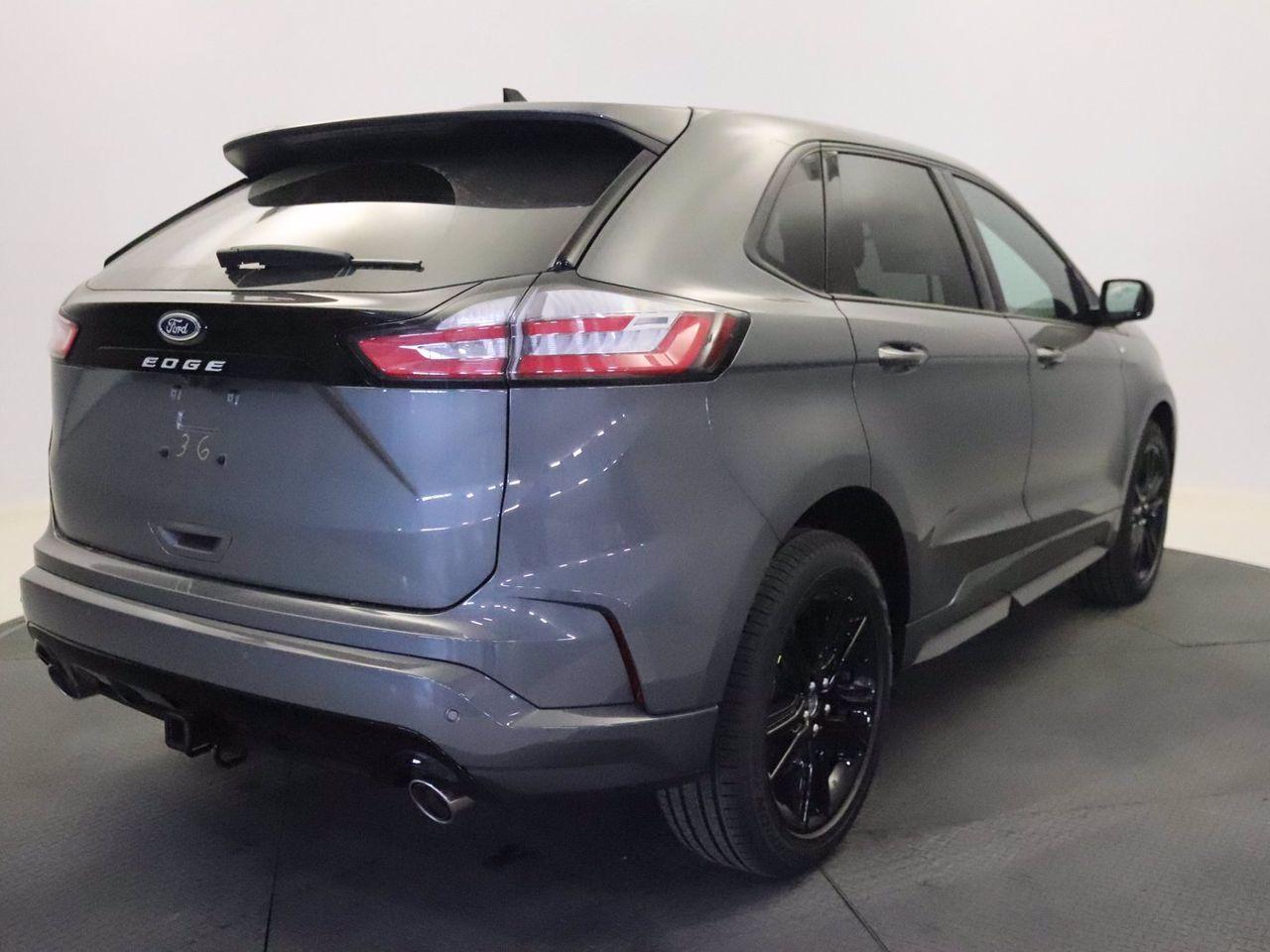 2021 Ford Edge ST Line-2