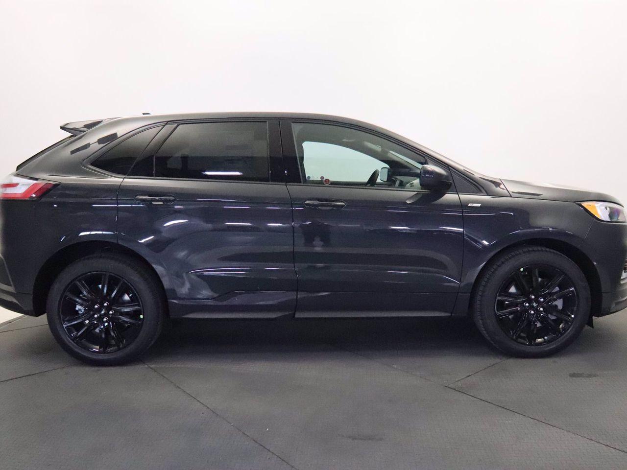 2021 Ford Edge ST Line-1
