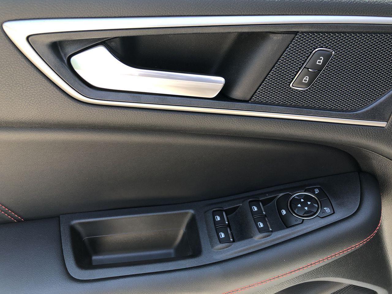 2021 Ford Edge ST Line-2