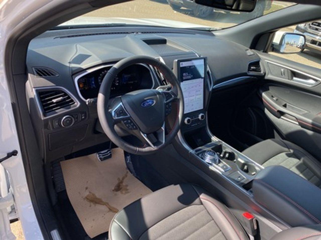 2021 Ford Edge ST Line-2