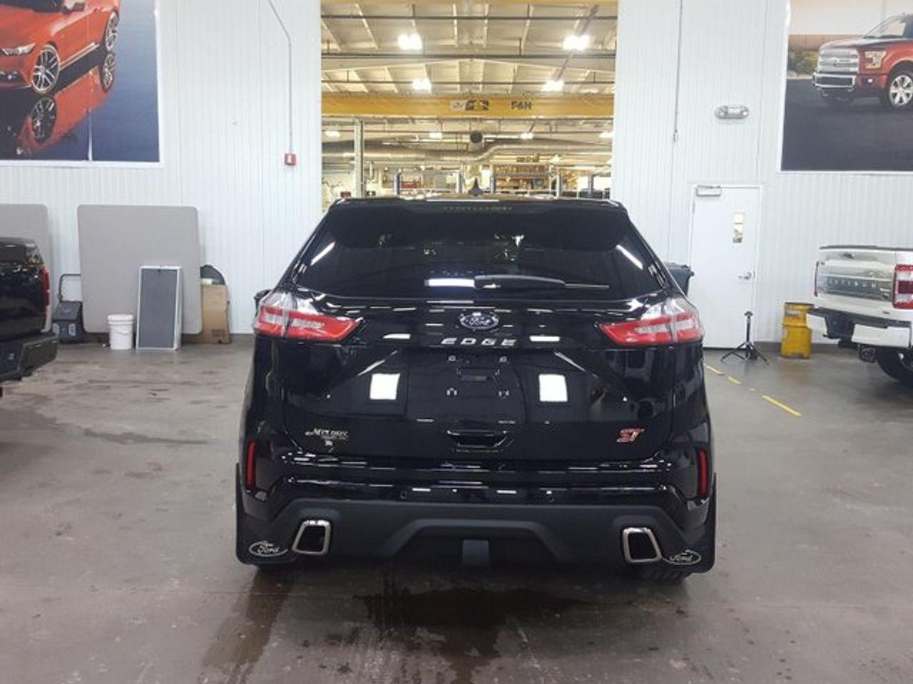 2021 Ford Edge ST-2