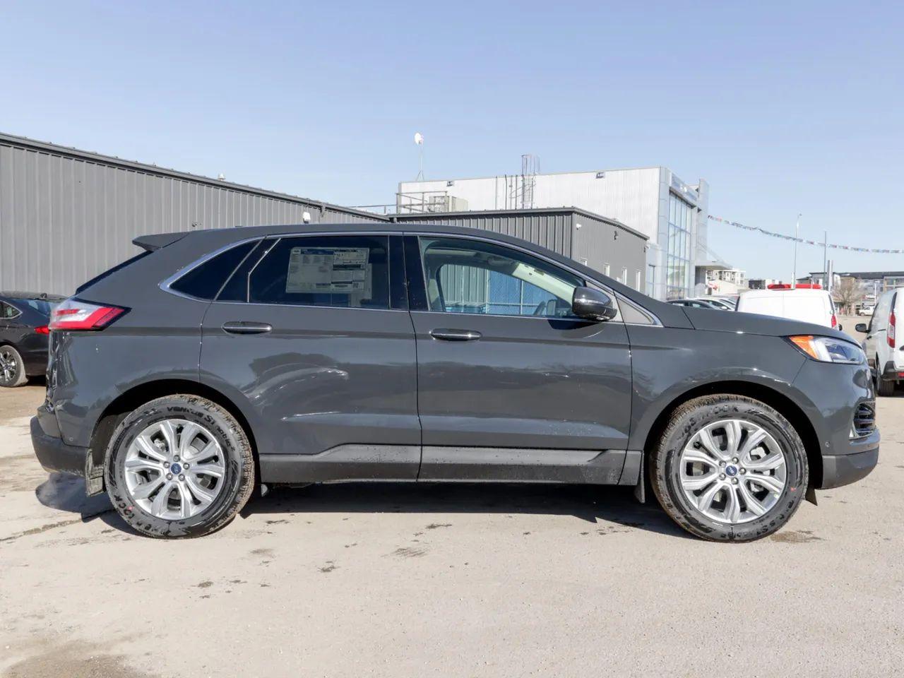 2021 Ford Edge Titanium-2