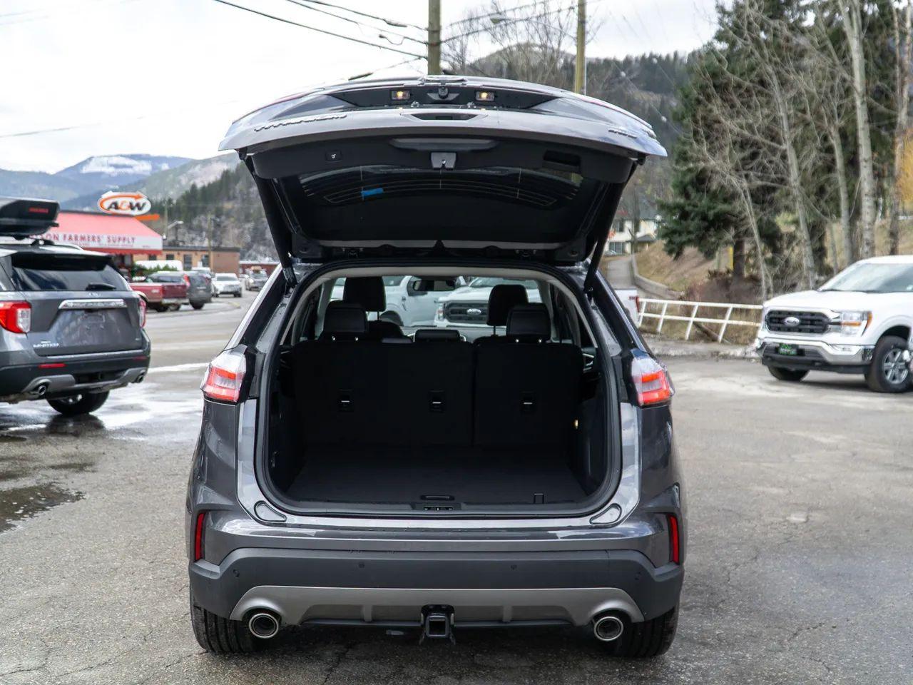 2021 Ford Edge Titanium-2