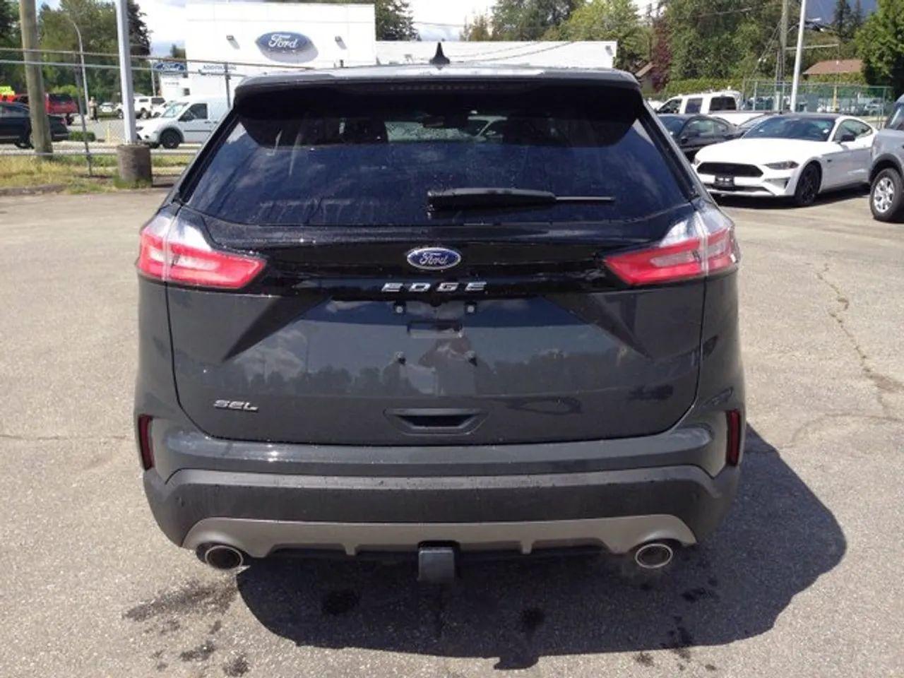 2021 Ford Edge Titanium-4