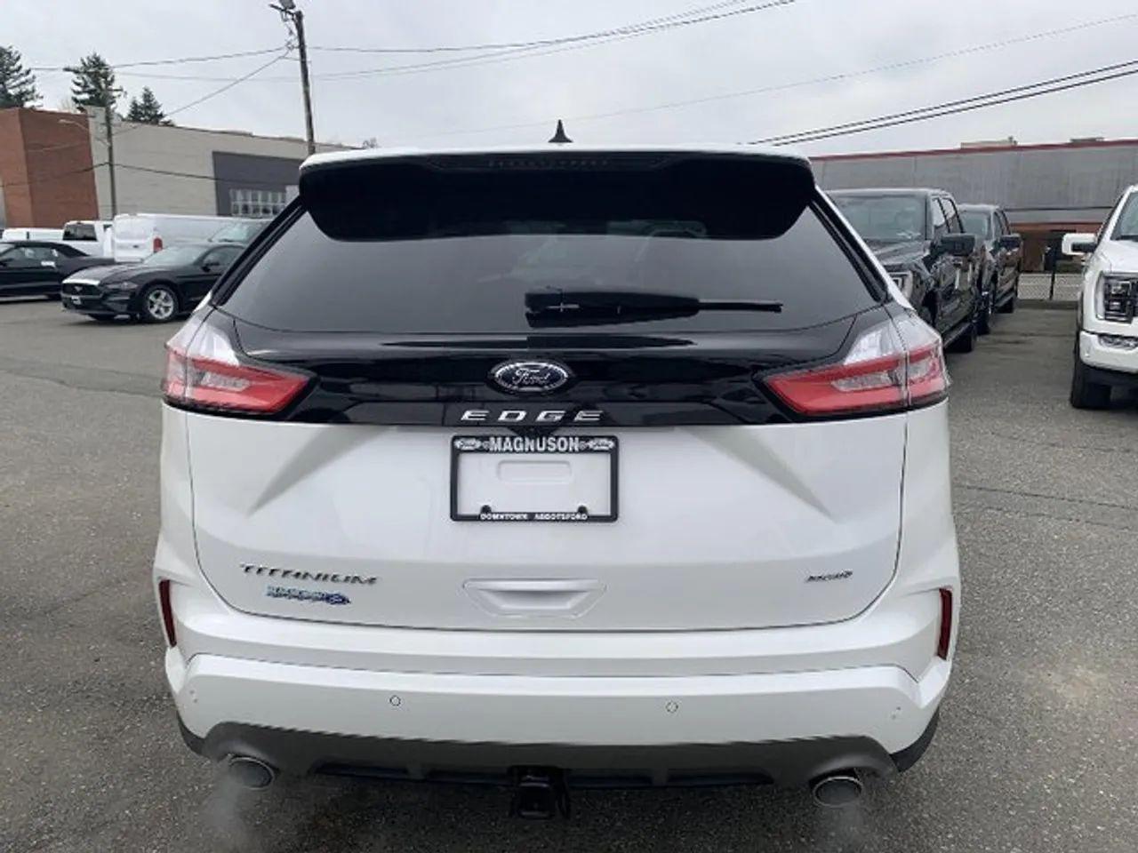 2021 Ford Edge Titanium-4
