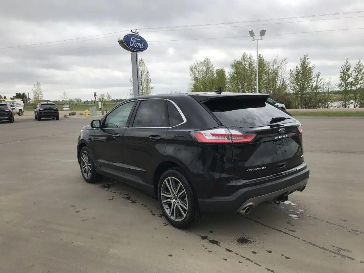 2021 Ford Edge Titanium-4