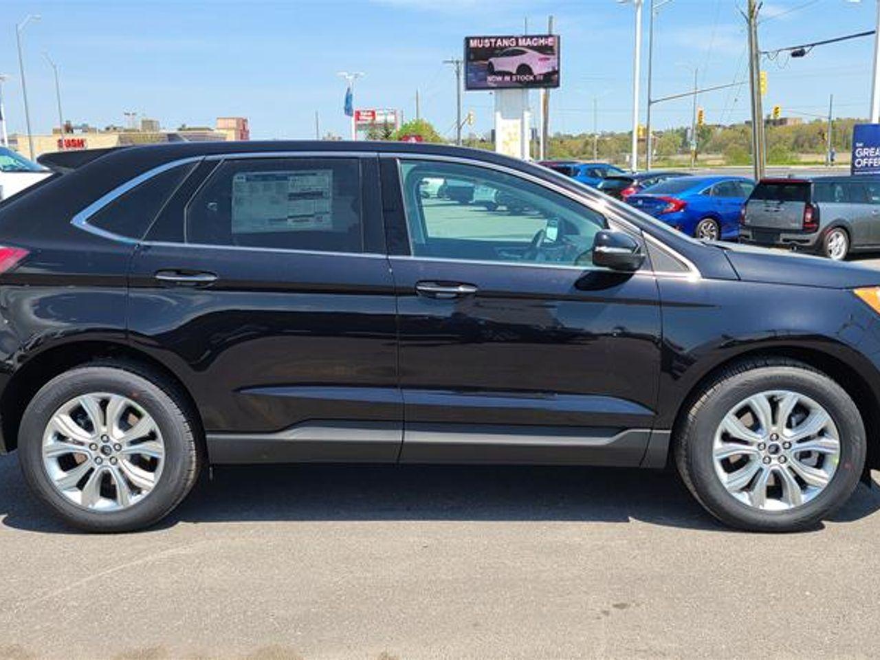 2021 Ford Edge Titanium-3