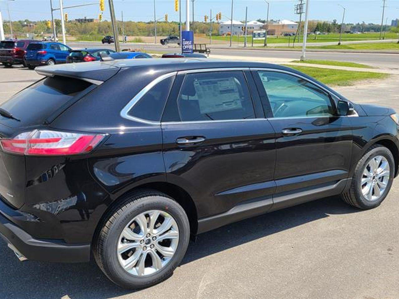 2021 Ford Edge Titanium-4