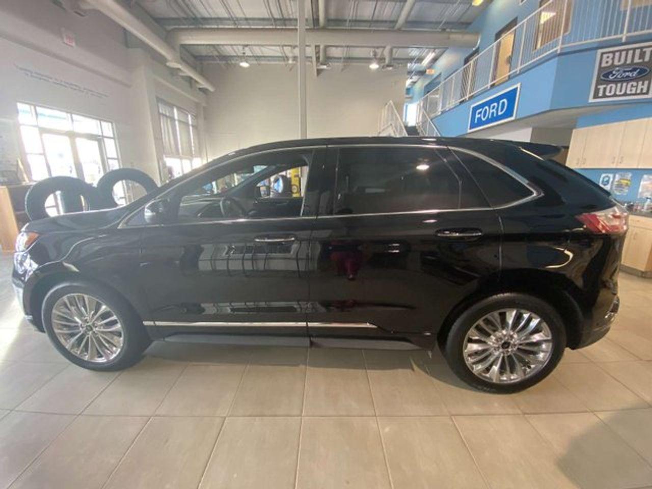 2021 Ford Edge Titanium-2