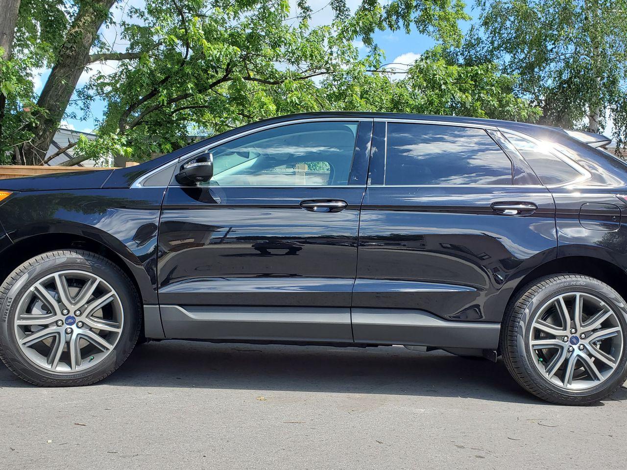 2021 Ford Edge Titanium-0