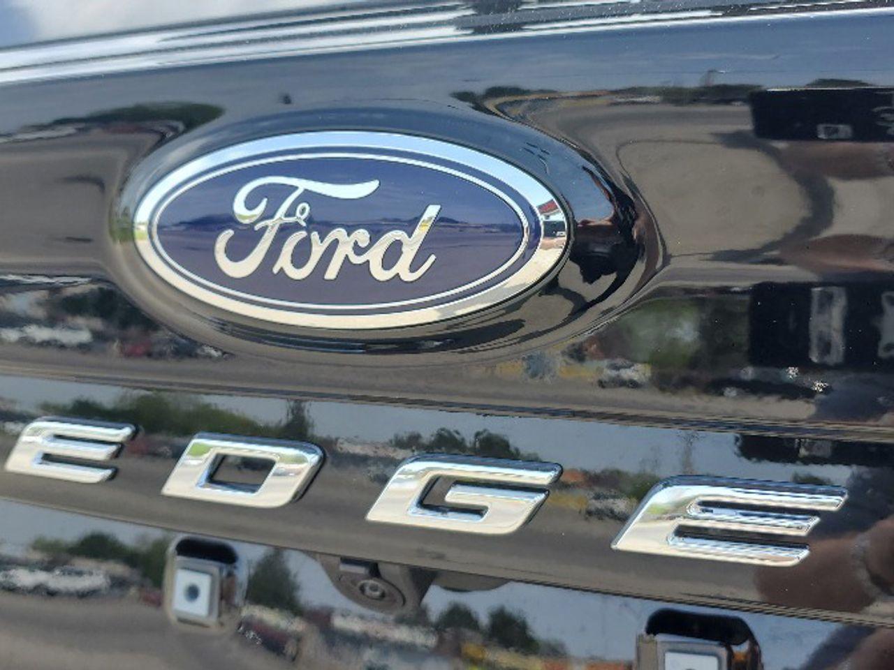 2021 Ford Edge Titanium-3
